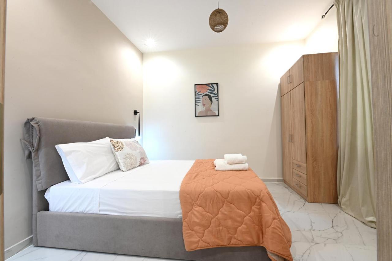 Modh Centre - Entire Apartment Patras